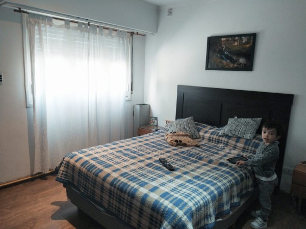 CASA 3 AMBIENTES B° MALVINAS ARGENTINAS - PATIO Y ENTRADA DE AUTO DOBLE