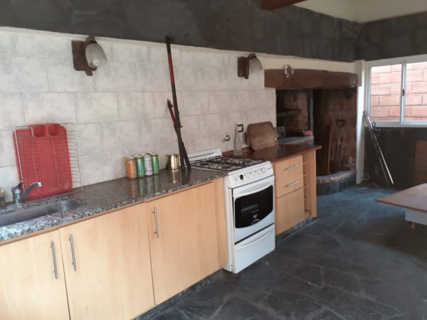 CASA 5 AMBIENTES CON PARQUE Y QUINCHO - BARRIO JARDIN PERALTA RAMOS-APTA CREDITO