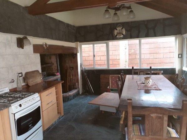 CASA 5 AMBIENTES CON PARQUE Y QUINCHO - BARRIO JARDIN PERALTA RAMOS-APTA CREDITO