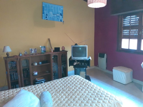 CASA 5 AMBIENTES CON PARQUE Y QUINCHO - BARRIO JARDIN PERALTA RAMOS-APTA CREDITO