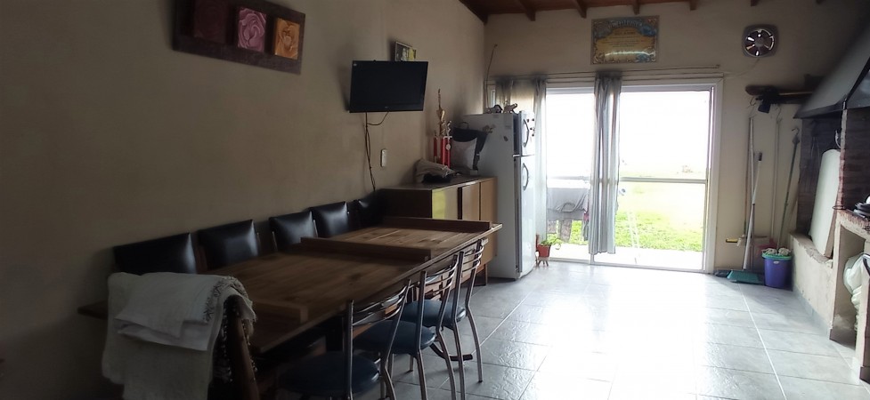 CASA 3 AMB + DEPTO 2 AMB + HABITACION CON BANO EN MISMO LOTE - VENTA EN BLOOCK