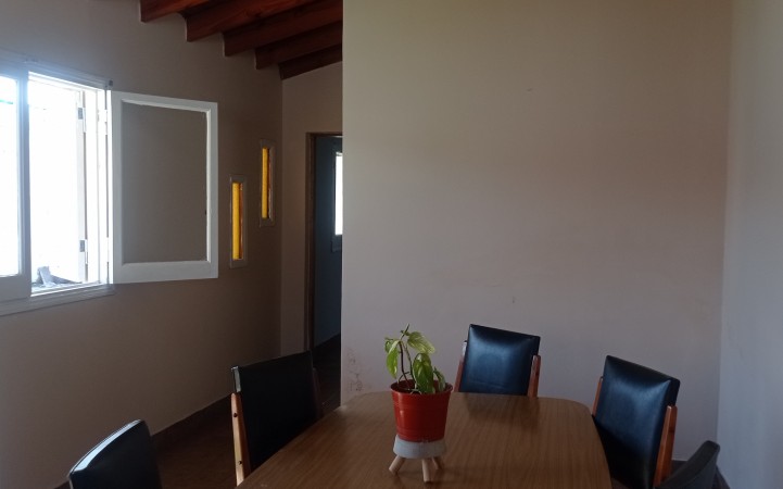 CASA 3 AMB + DEPTO 2 AMB + HABITACION CON BANO EN MISMO LOTE - VENTA EN BLOOCK