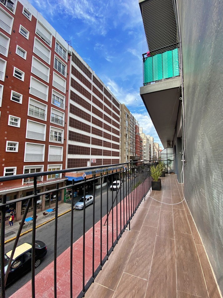  Departamento 3 ambientes a la calle con doble balcon corrido  