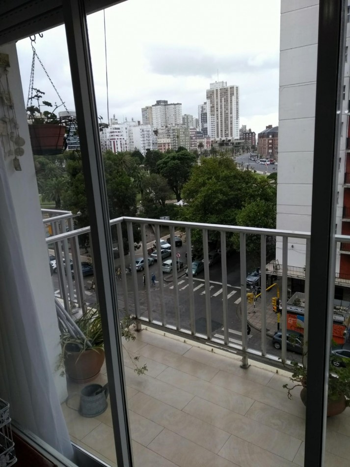 Departamento 3 ambientes balcon a la calle plaza colon
