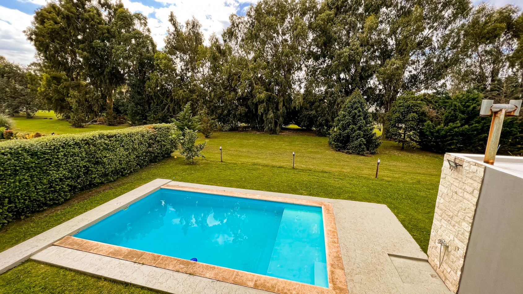 Venta Casa 4 ambientes Rumenco con piscina climatizada