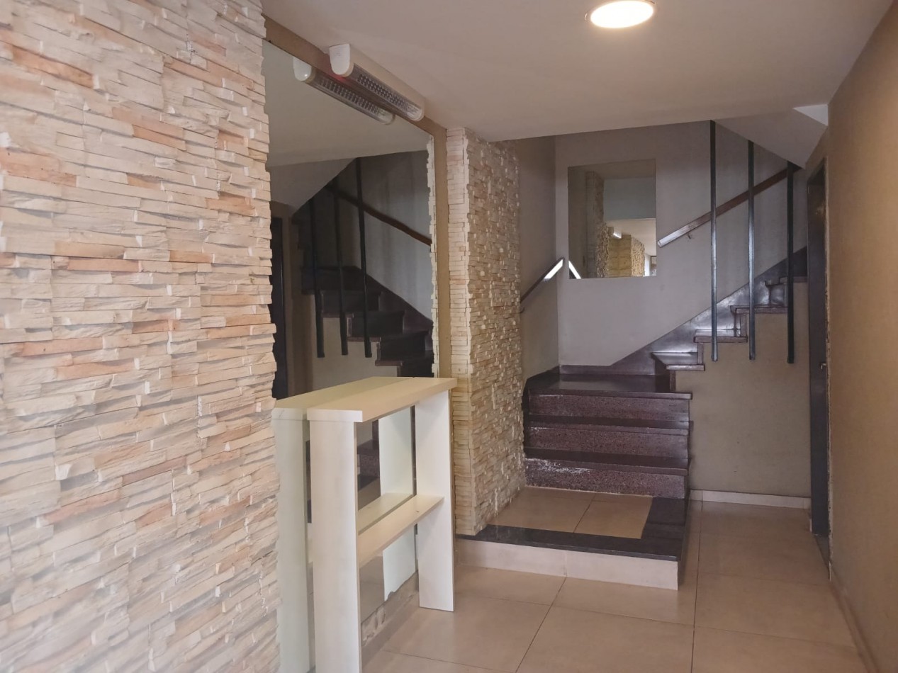 Venta monoambiente, con balcon zona Aldrey