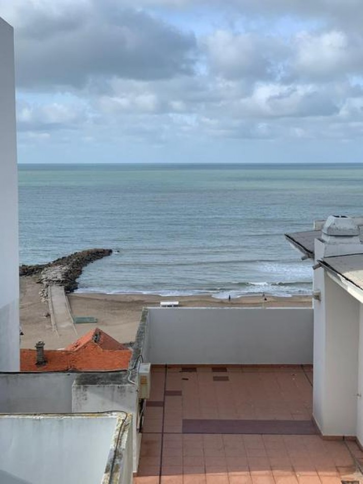 Departamento Vista al mar de tres ambientes con balcon y cochera  - La Perla - Mar del Plata