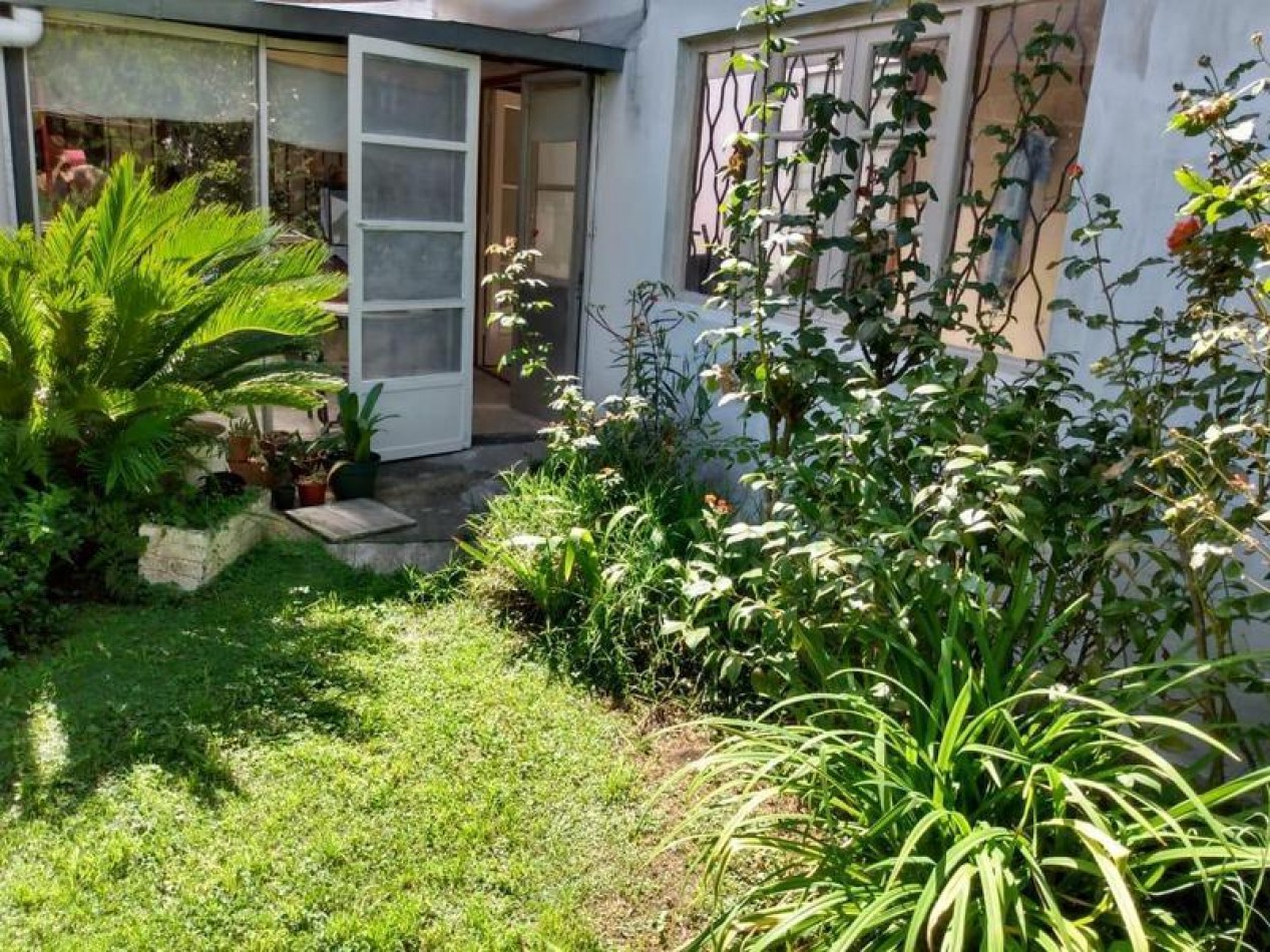 Casa en venta con jardin + Taller de 50 mt2