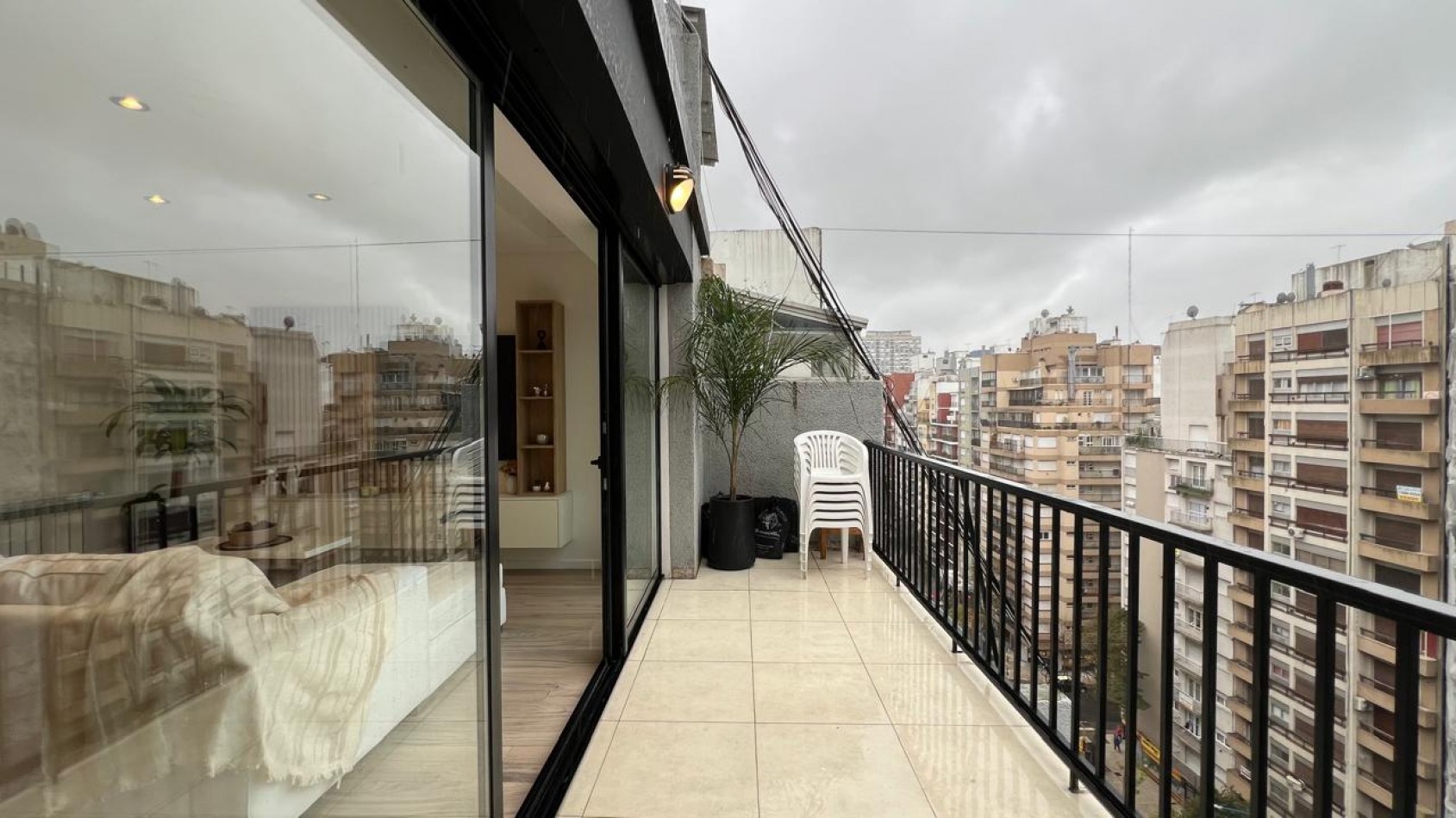 Venta Departamento 4 ambientes, Balcon y Parrilla. Plaza Colon 