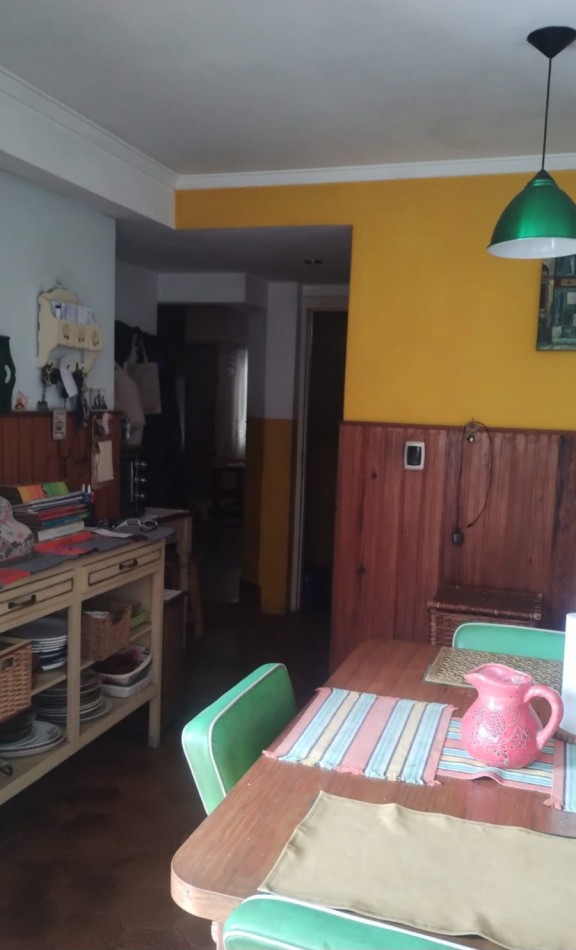 CASA EN VENTA DE 4 AMBIENTES MAS DEPARTAMENTO DE 2 AMBIENTES EN PARQUE LURO.