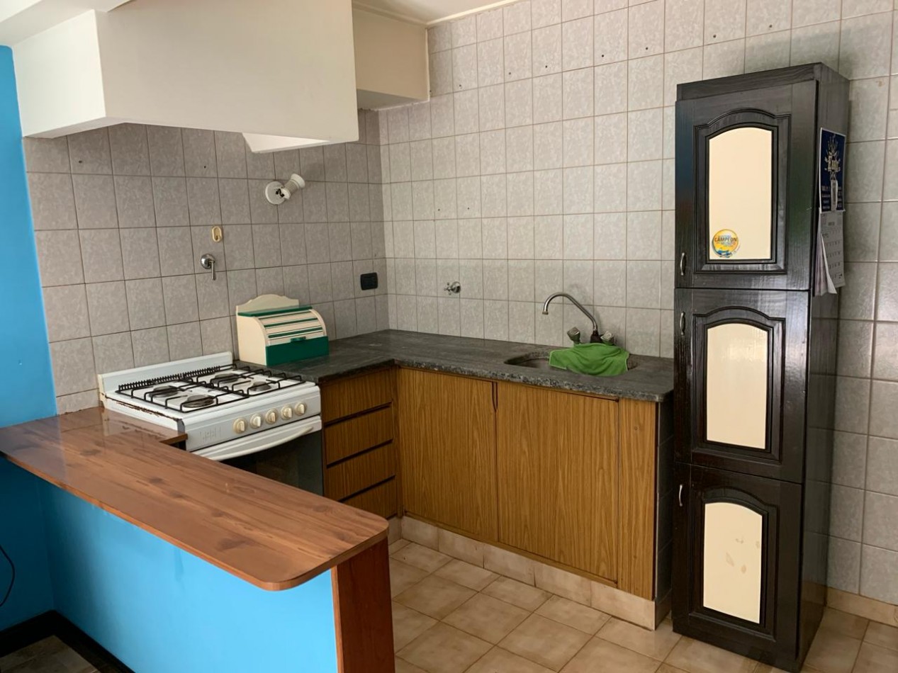 CASA EN VENTA DE 4 AMBIENTES MAS DEPARTAMENTO DE 2 AMBIENTES EN PARQUE LURO.