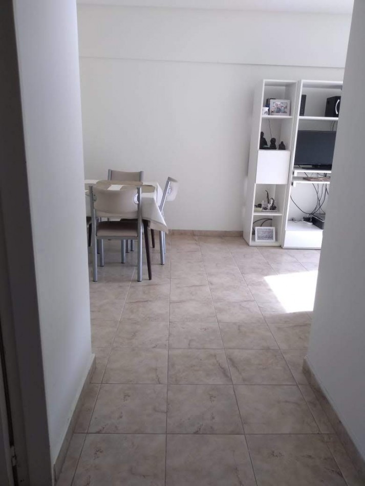 DEPARTAMENTO 2 AMB. AL FRENTE CON BALCON - LA PERLA