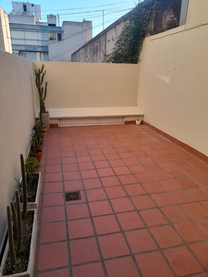 DEPARTAMENTO 2 AMB. AL FRENTE CON BALCON - LA PERLA