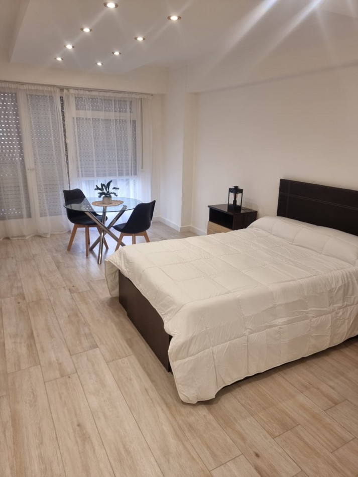 Venta Departamento 1 ambiente, con balcon a la calle