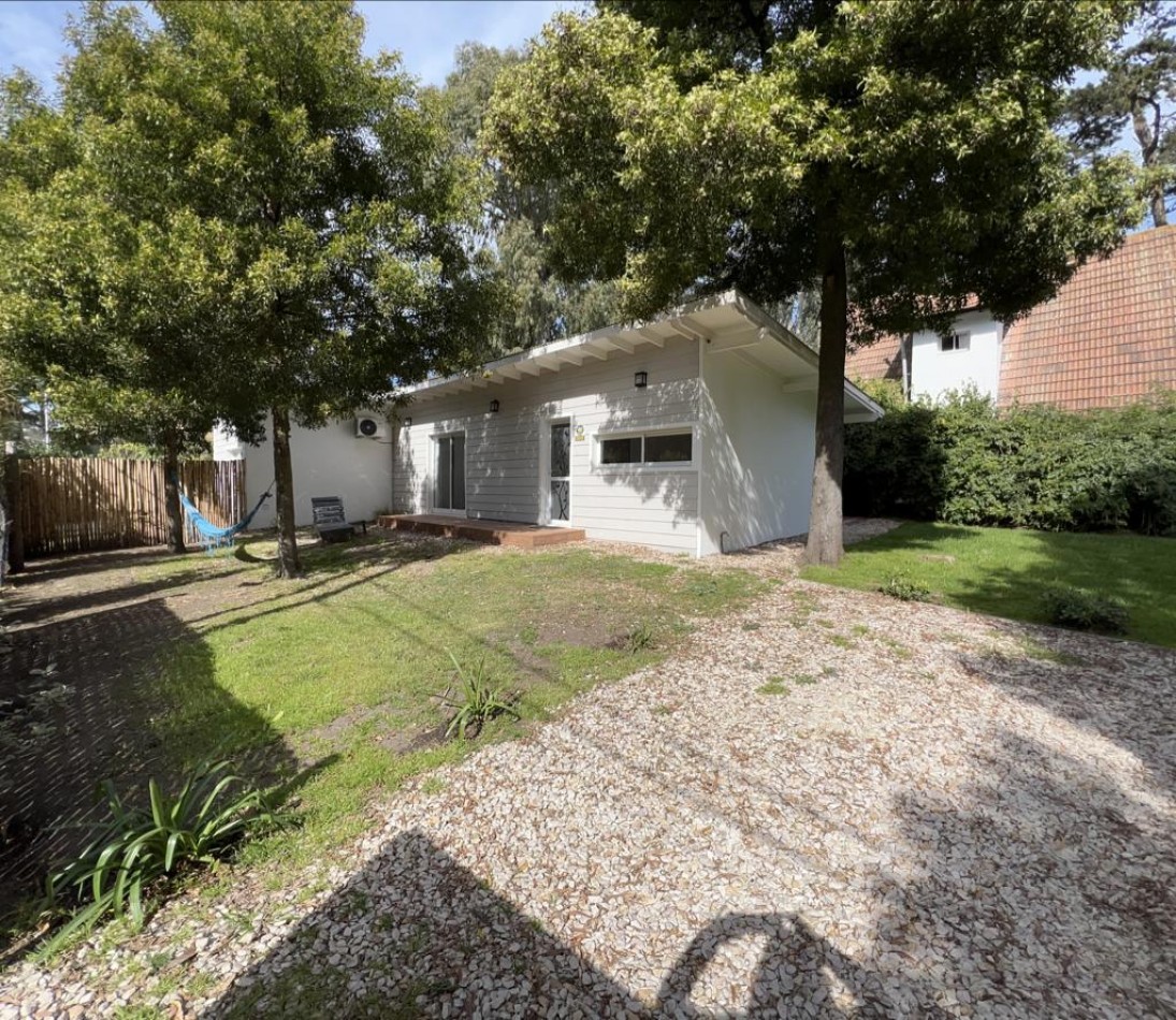 2 CASAS ESTILO CABAÑAS EN EL BOSQUE PERALTA RAMOS