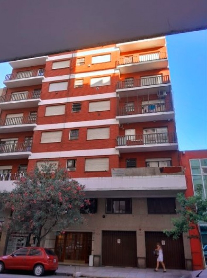 DEPARTAMENTO 2 AMBIENTES AL FRENTE ZONA ALDREY CON BAULERA