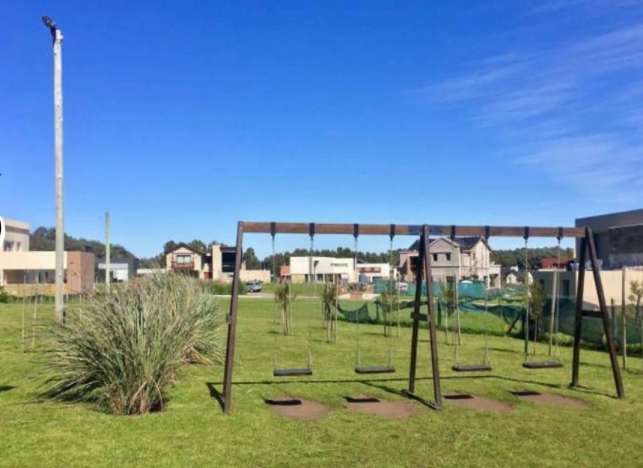 CASA EN BARRIO PRIVADO ARENAS DEL SUR- 4 AMB. Y PISCINA - CERCA DE LA ENTRADA Y DEL CLUB HOUSE.