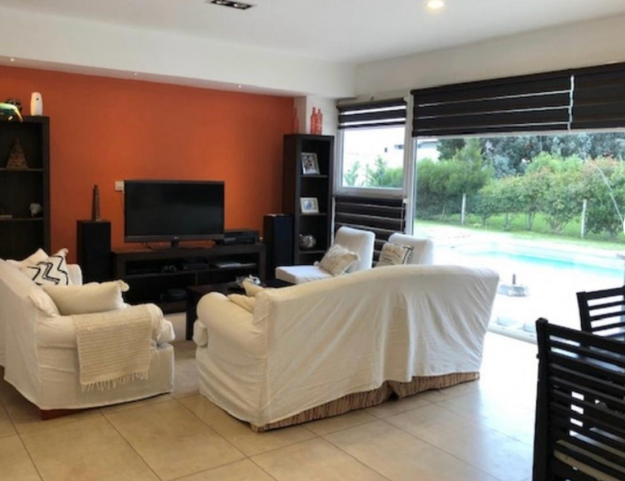 CASA EN BARRIO PRIVADO ARENAS DEL SUR- 4 AMB. Y PISCINA - CERCA DE LA ENTRADA Y DEL CLUB HOUSE.