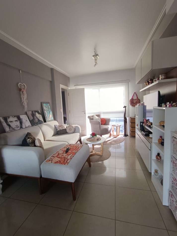 VENTA DEPARTAMENTO 3 AMBIENTES CON BALCON A LA CALLE LA PERLA