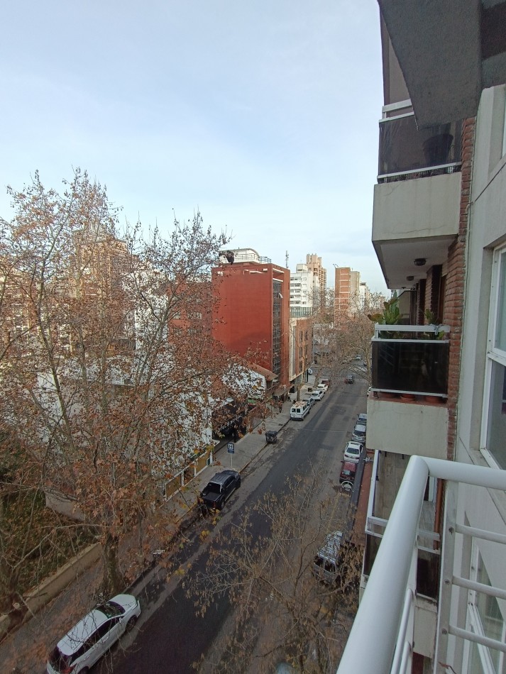 VENTA DEPARTAMENTO 3 AMBIENTES CON BALCON A LA CALLE LA PERLA