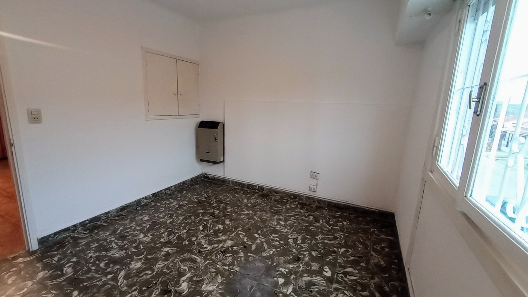 Venta departamento 4 ambientes c/ cochera y balcon 