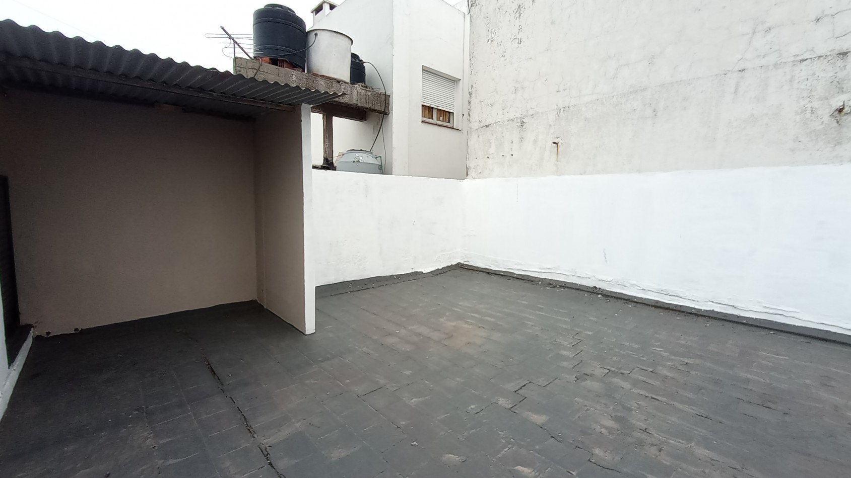 Venta departamento 4 ambientes c/ cochera y balcon 