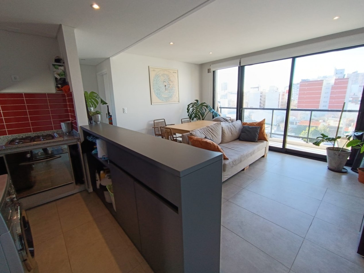 VENTA DEPARTAMENTO 2 AMBIENTES CON TERRAZA PROPIA Y DOS COCHERAS ZONA ALDREY