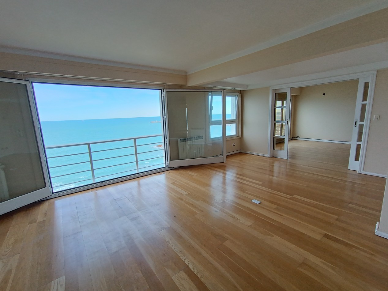 VENTA DEPARTAMENTO 8 AMBIENTES CON VISTA PLENA AL MAR Y COCHERA PLAYA GRANDE 