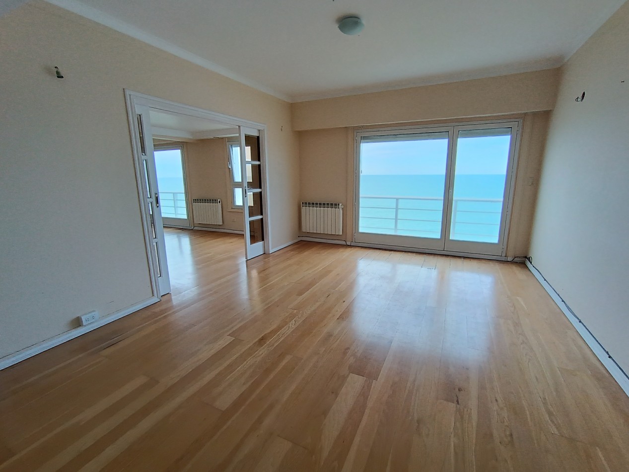 VENTA DEPARTAMENTO 8 AMBIENTES CON VISTA PLENA AL MAR Y COCHERA PLAYA GRANDE 