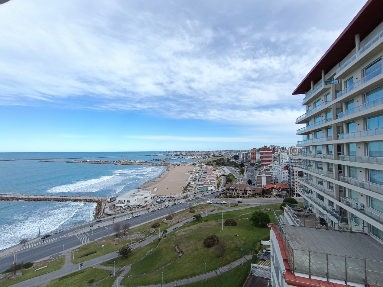 VENTA DEPARTAMENTO 8 AMBIENTES CON VISTA PLENA AL MAR Y COCHERA PLAYA GRANDE 