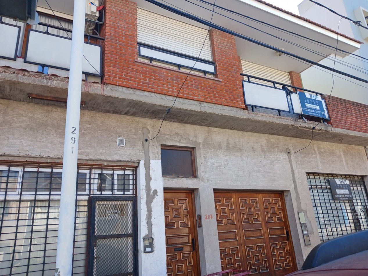 Venta  casa con 4 dormitorios garage y 2 locales