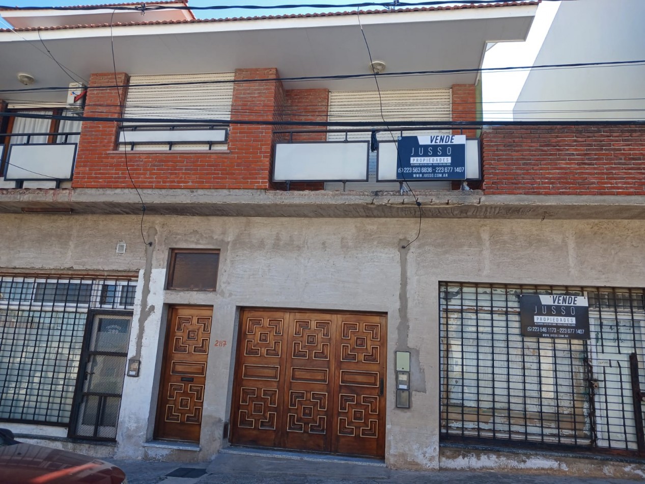 Venta  casa con 4 dormitorios garage y 2 locales