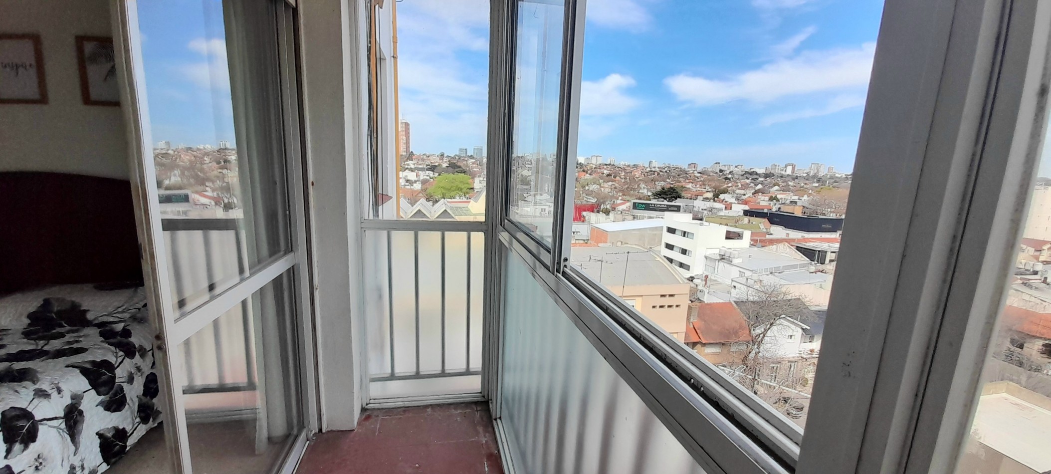 VENTA! DPTO CON BALCON SALIENTE ZONA GUEMES 