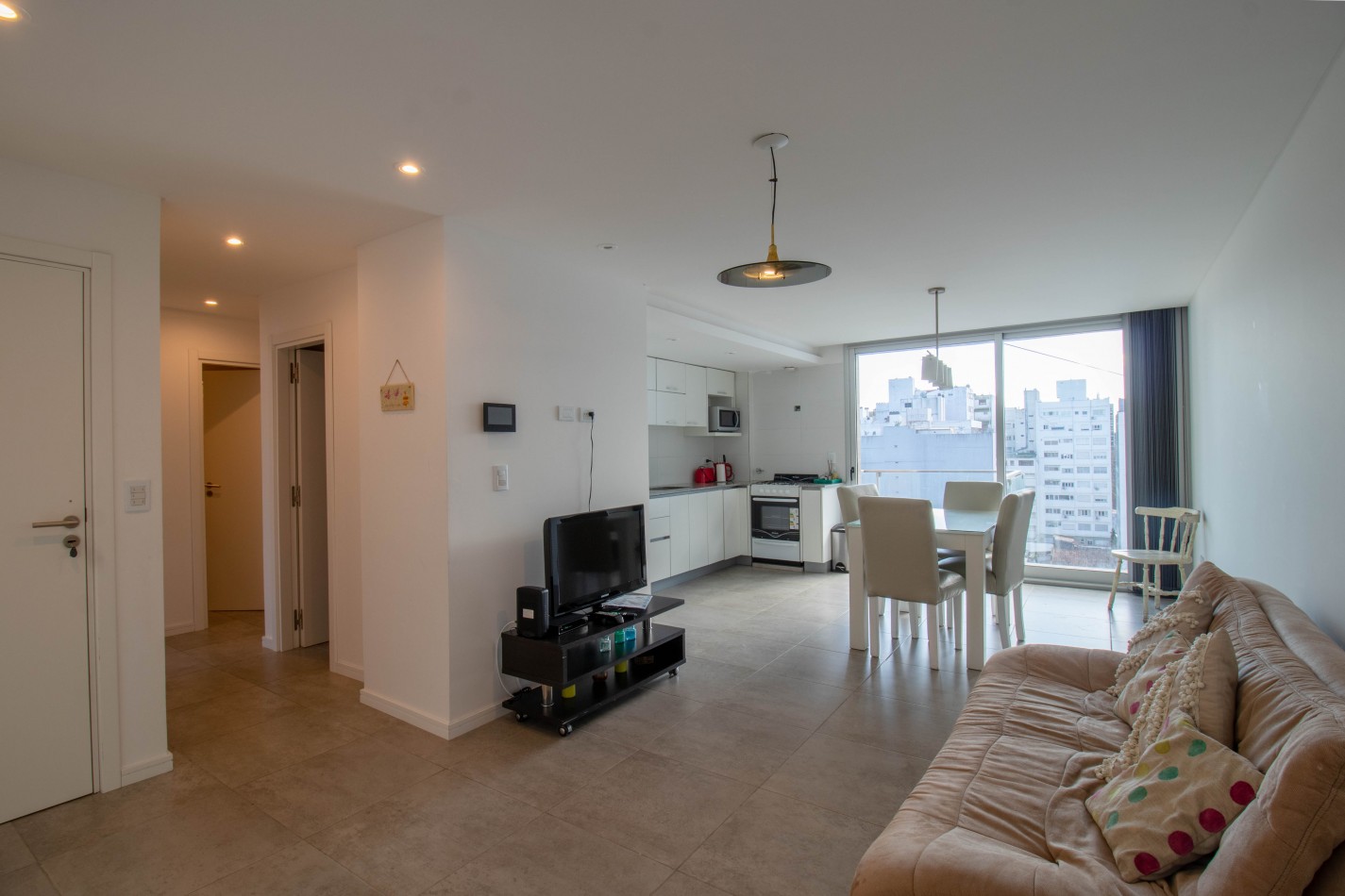 Venta departamento de tres ambientes. Plaza Mitre