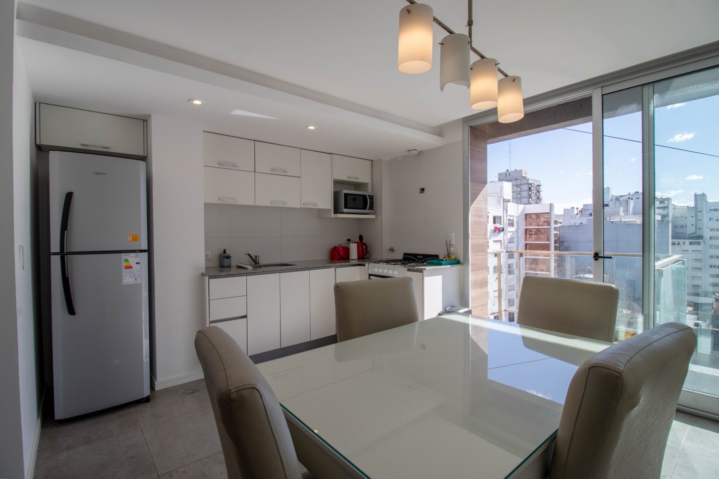 Venta departamento de tres ambientes. Plaza Mitre