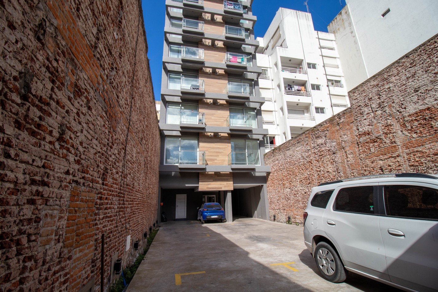 Venta departamento de tres ambientes. Plaza Mitre