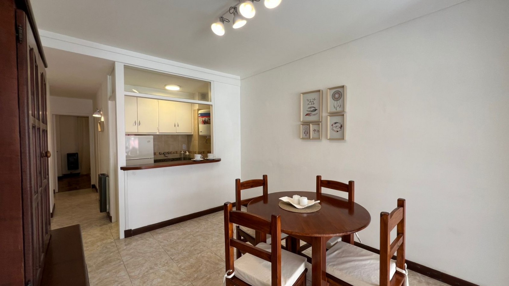 Venta Departamento 2 ambientes con balcon a la calle, amoblado