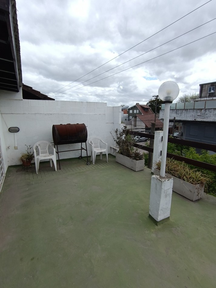 VENTA PH 3 AMBIENTES  AL FRENTE CON TERRAZA PROPIA