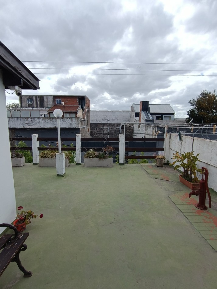 VENTA PH 3 AMBIENTES  AL FRENTE CON TERRAZA PROPIA