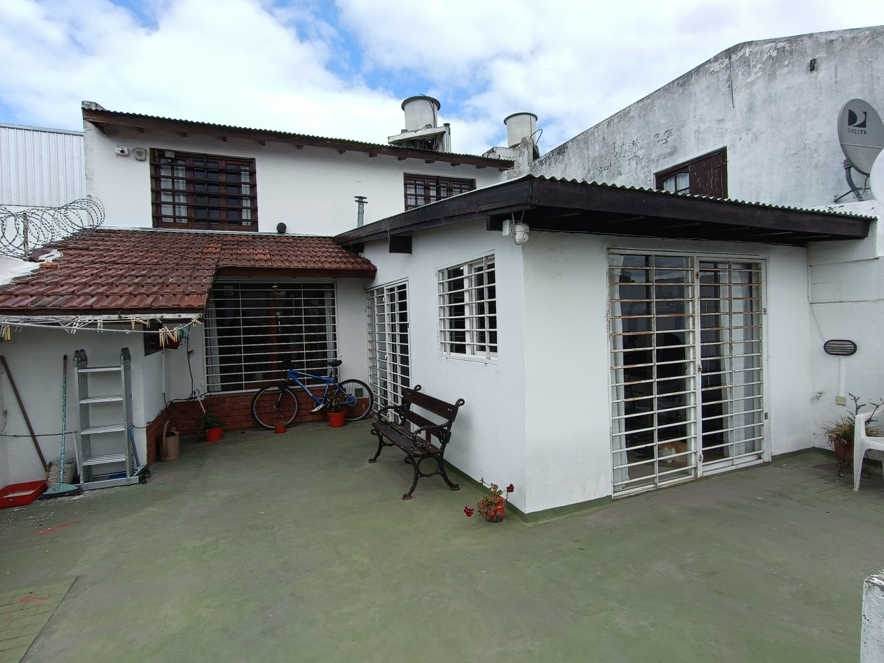 VENTA PH 3 AMBIENTES  AL FRENTE CON TERRAZA PROPIA