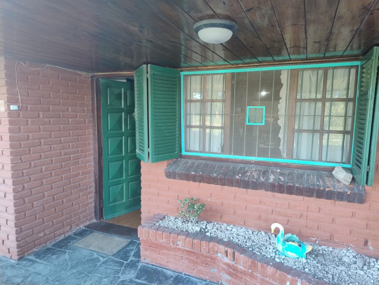 Casa 5 ambientes ,4 baños ,quincho en el barrio Faro Norte