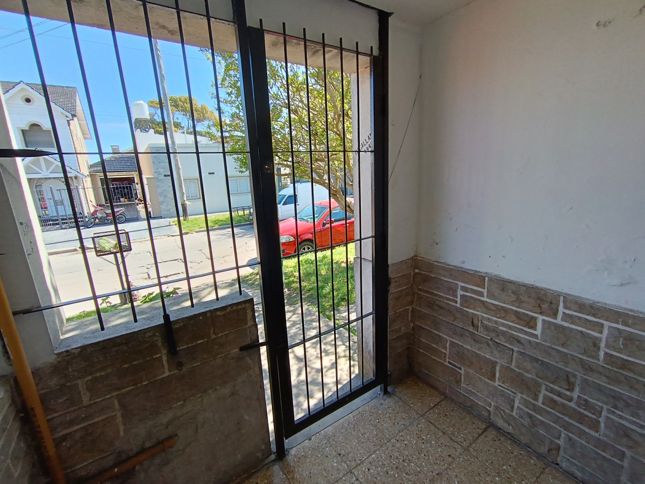 VENTA PROPIEDAD EN BLOCK DOS PH 3 AMBIENTES + LOCAL AL FRENTE CON COCHERA VILLA LOURDES