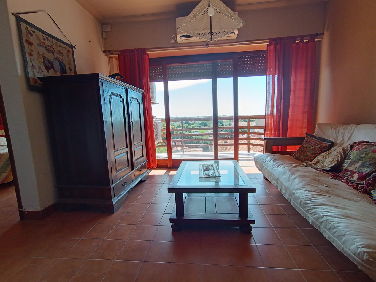 VENTA DEPARTAMENTO 2 AMBIENTES A LA CALLE CON BALCON Y VISTA LATERAL AL MAR MIRAMAR