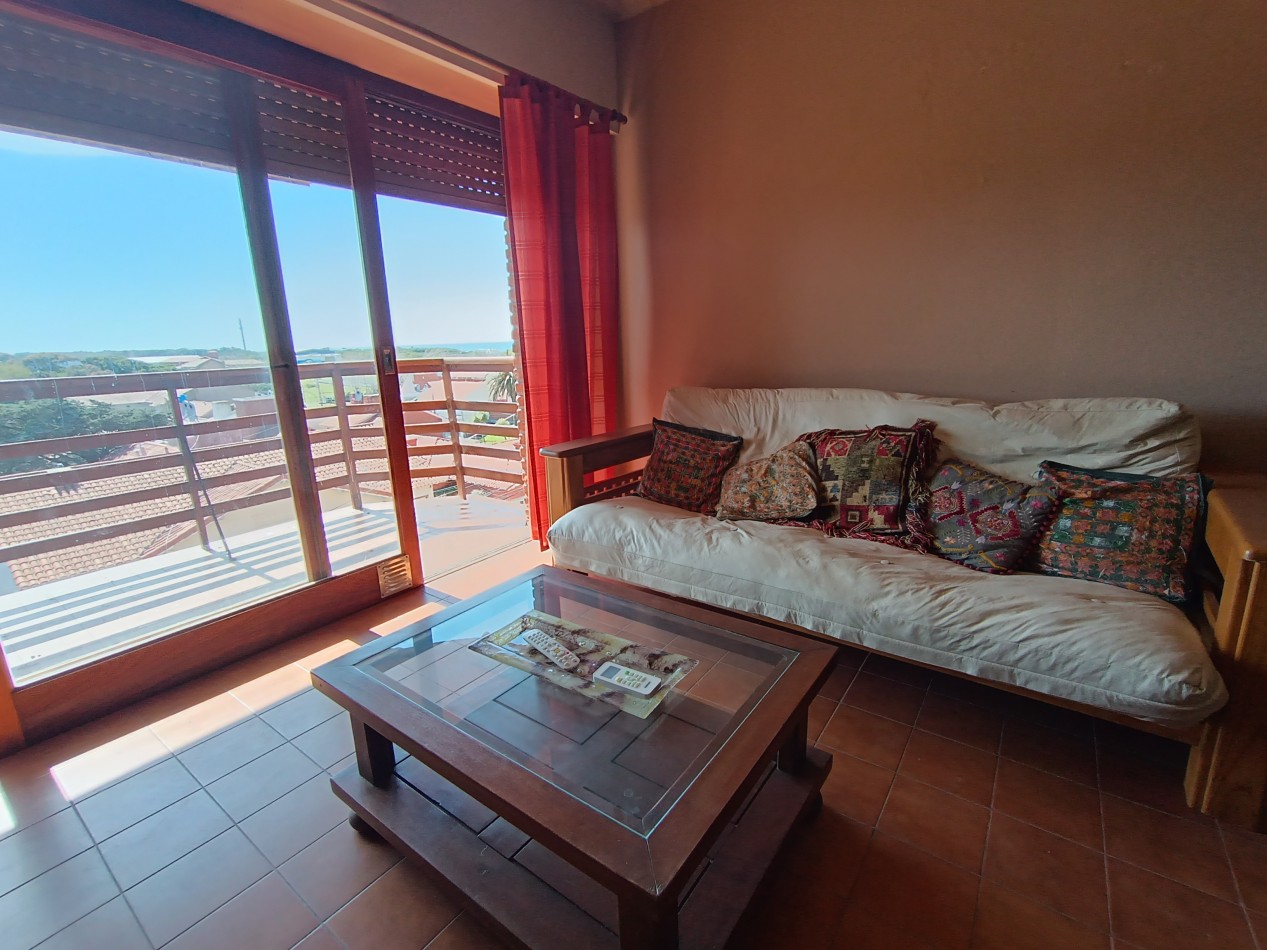 VENTA DEPARTAMENTO 2 AMBIENTES A LA CALLE CON BALCON Y VISTA LATERAL AL MAR MIRAMAR