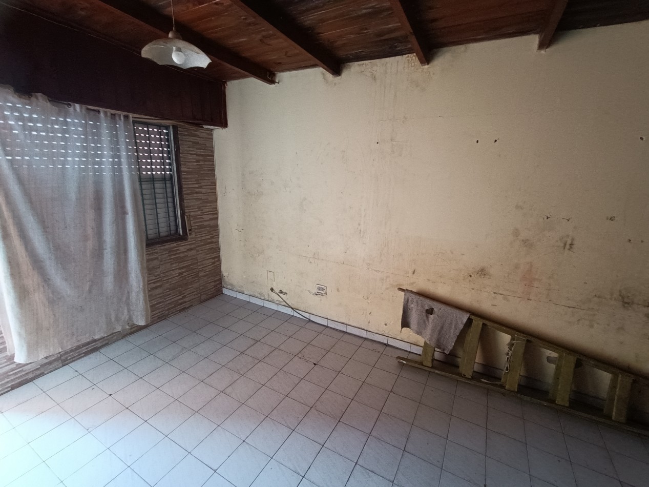 venta propiedad en block casa 3 ambientes mas tres departamentos 2 ambientes a reciclar