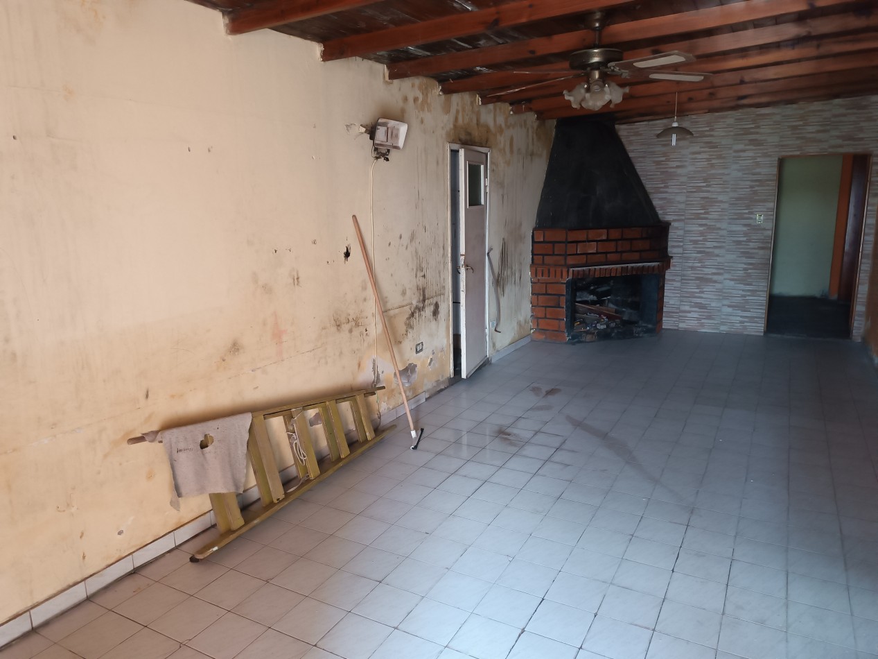 venta propiedad en block casa 3 ambientes mas tres departamentos 2 ambientes a reciclar