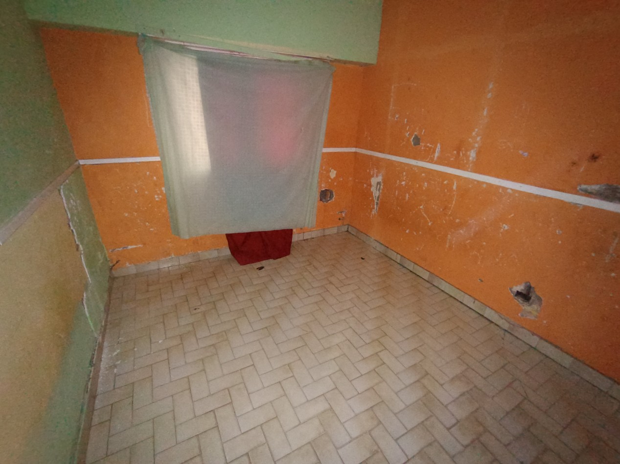 venta propiedad en block casa 3 ambientes mas tres departamentos 2 ambientes a reciclar