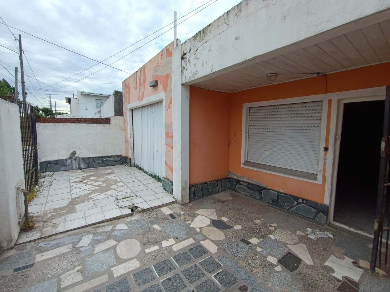 venta propiedad en block casa 3 ambientes mas tres departamentos 2 ambientes a reciclar