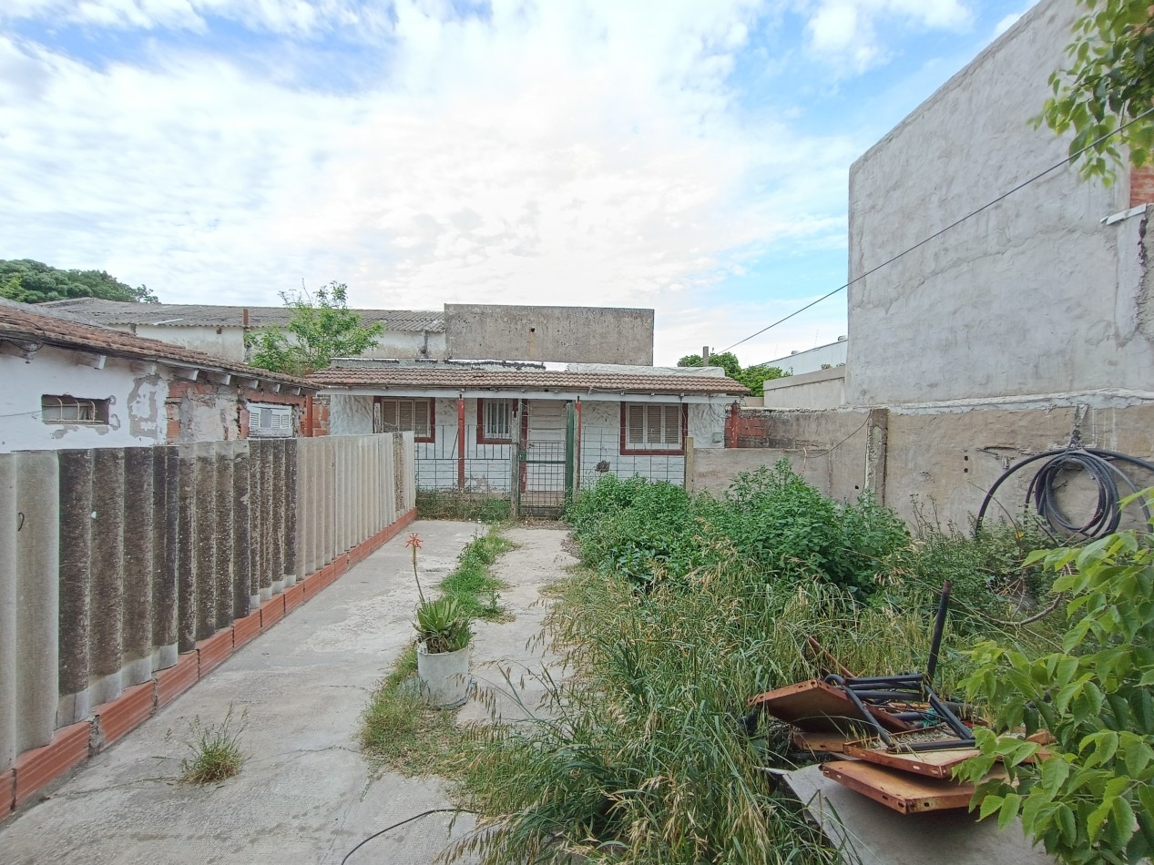 venta propiedad en block casa 3 ambientes mas tres departamentos 2 ambientes a reciclar