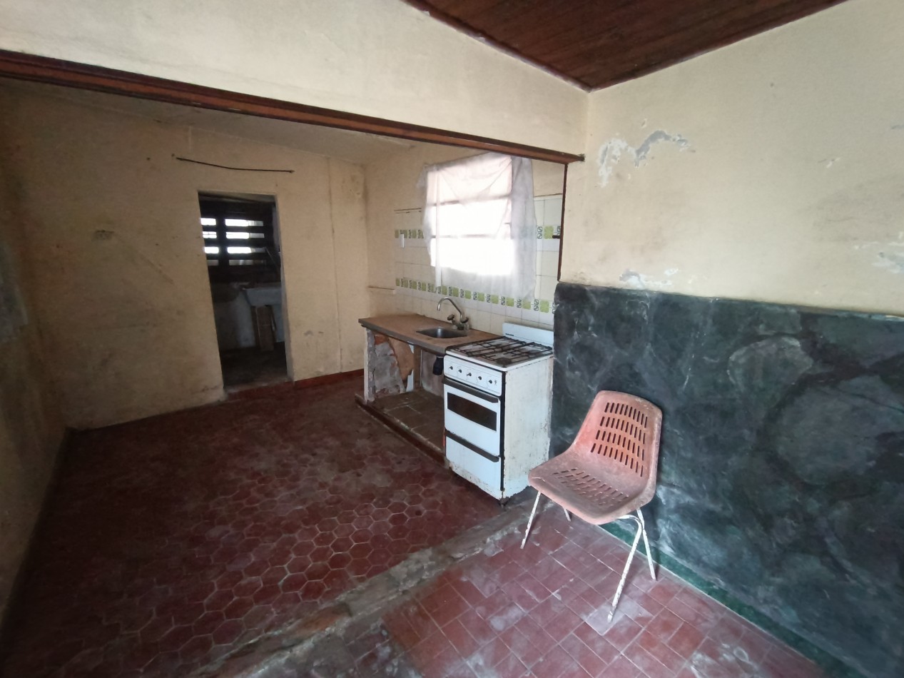 venta propiedad en block casa 3 ambientes mas tres departamentos 2 ambientes a reciclar